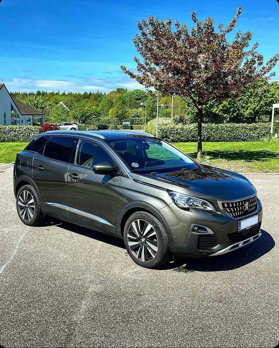 Grå Peugeot 3008 fra 2018
