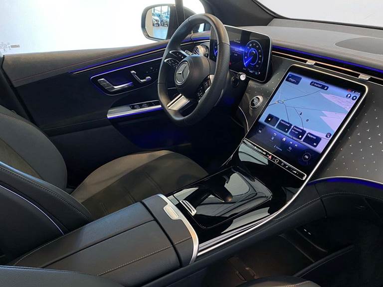 Mercedes EQE350+ SUV