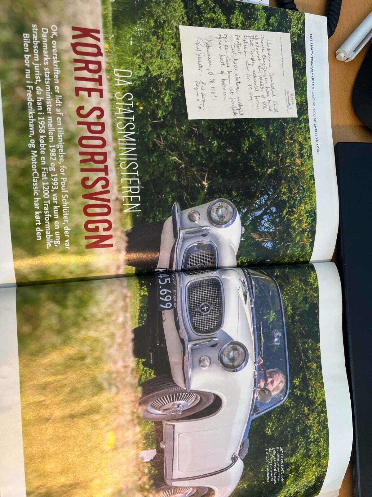 Hvid Fiat 1200 fra 1958 set udefra