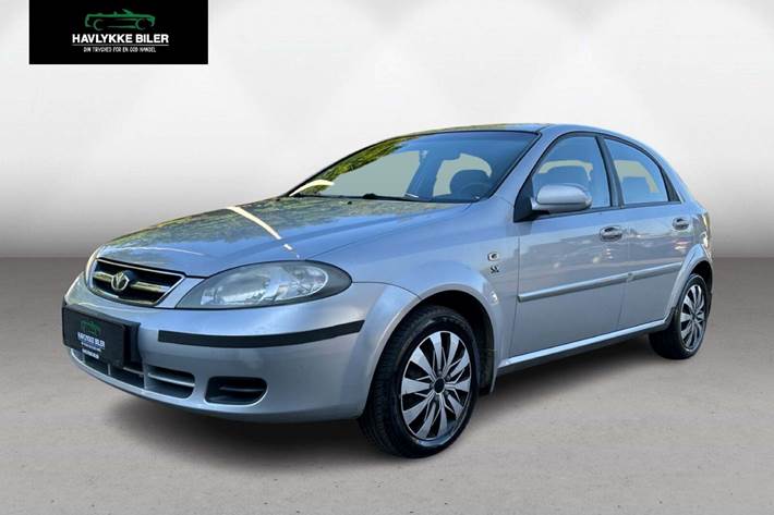 Sølv Daewoo Lacetti fra 2005