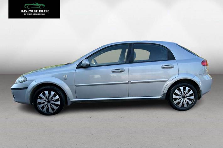 Sølv Daewoo Lacetti fra 2005