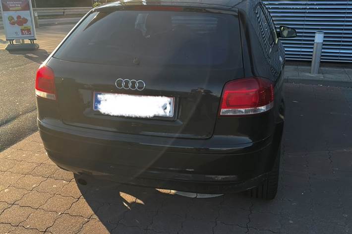 Sort Audi A 6 fra 2004