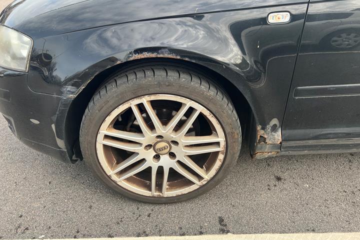Sort Audi A 6 fra 2004