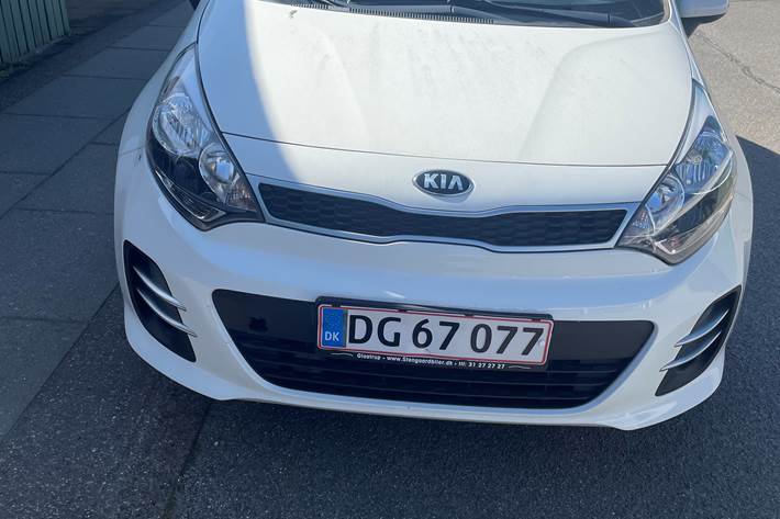 Hvid Kia Rio fra 2016
