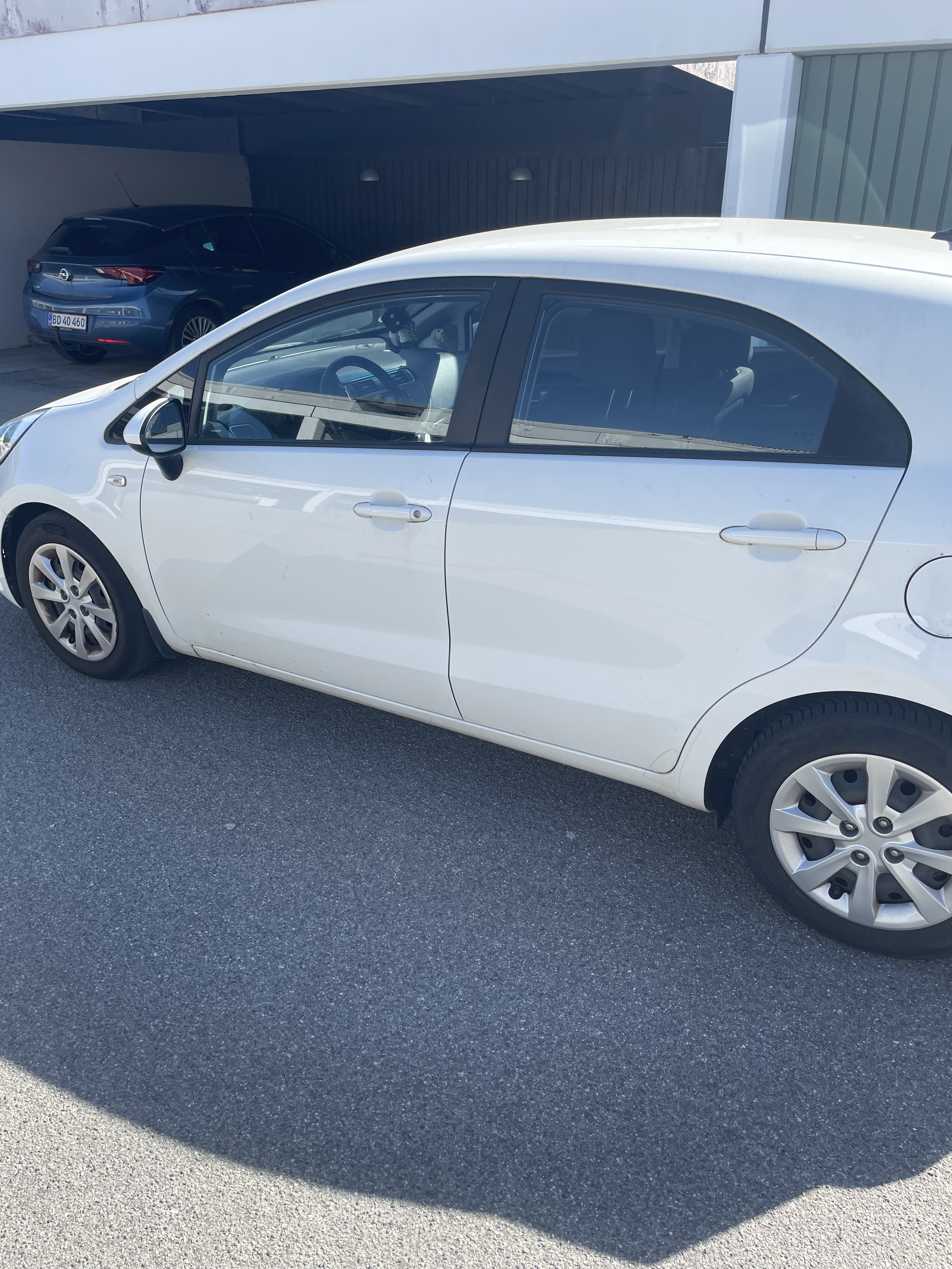 Hvid Kia Rio fra 2016