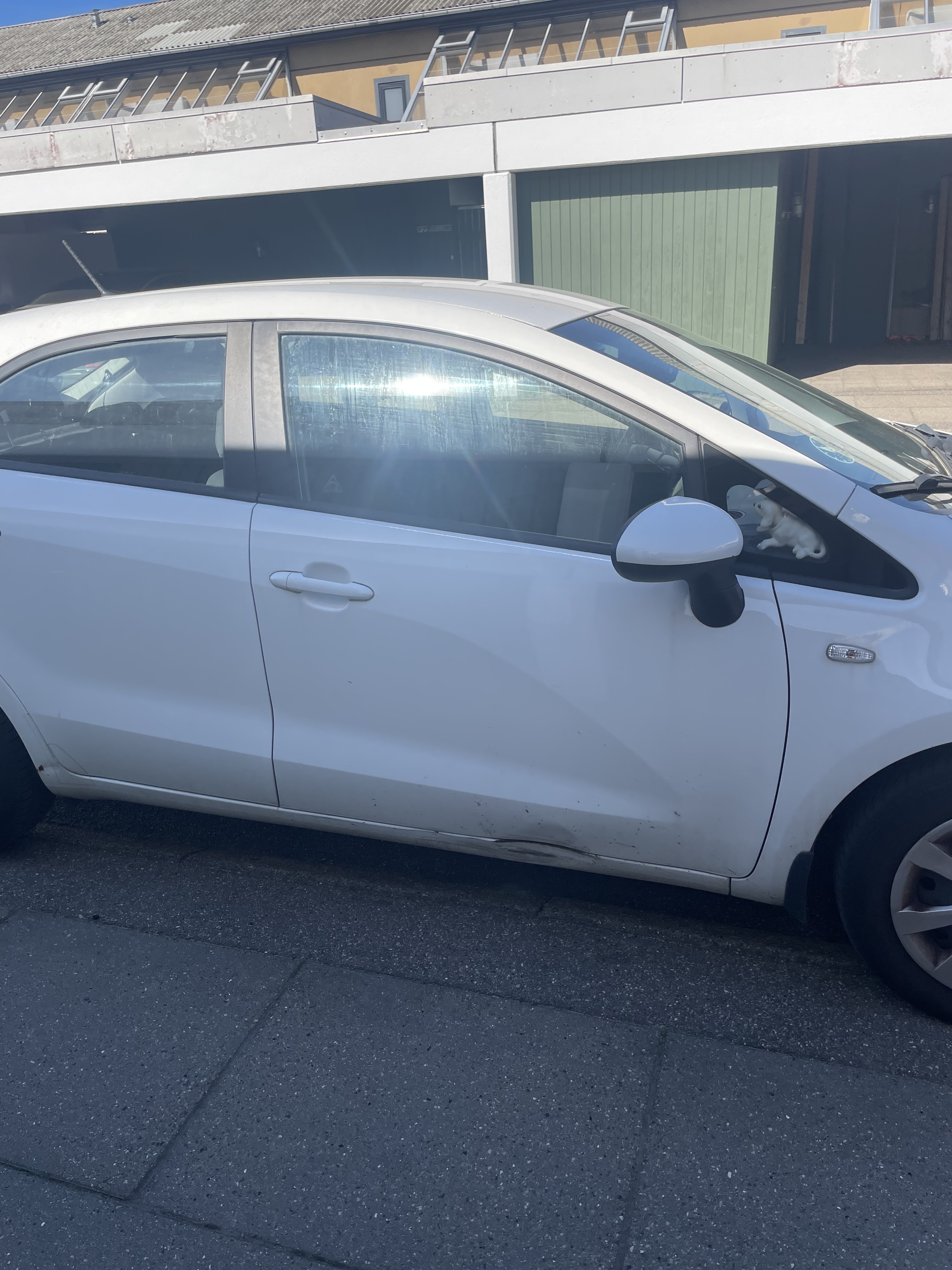 Hvid Kia Rio fra 2016