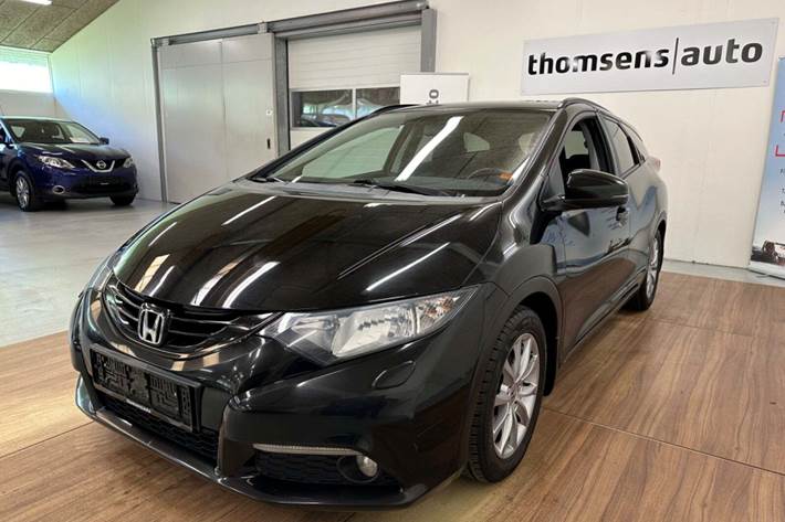 Sort Honda Civic fra 2015 set udefra
