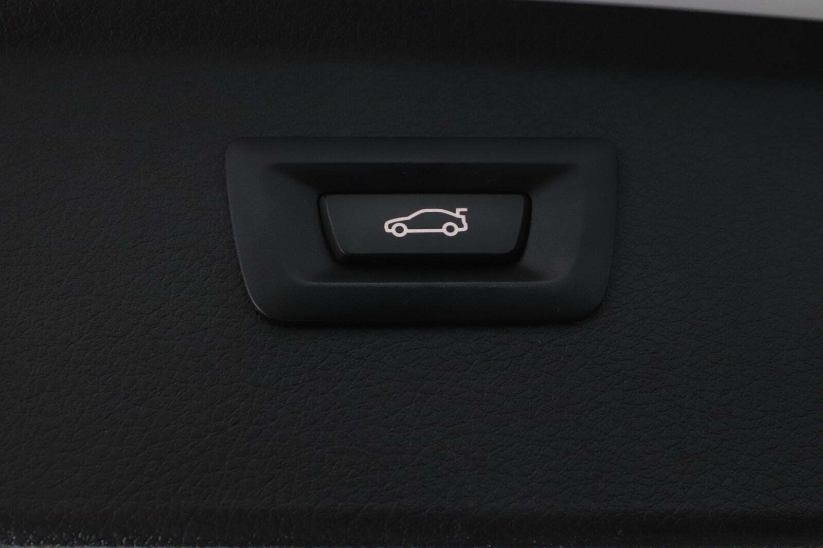 Hvid BMW 225xe fra 2019