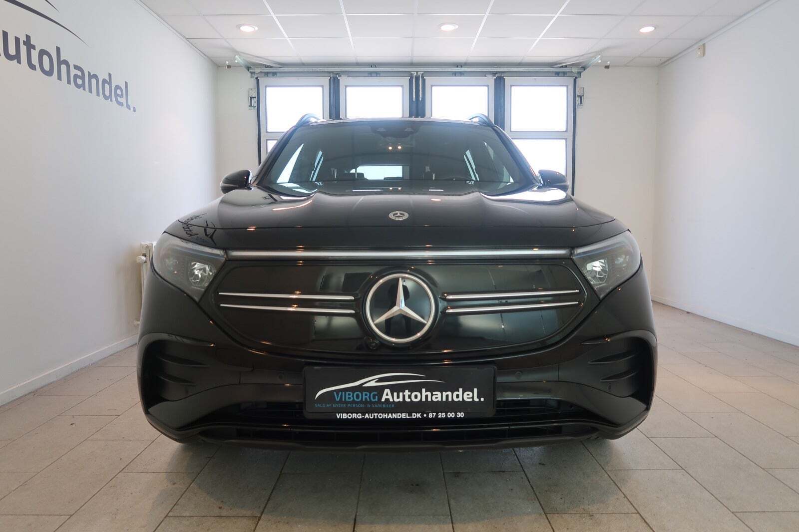 Sort Mercedes EQB300 fra 2022
