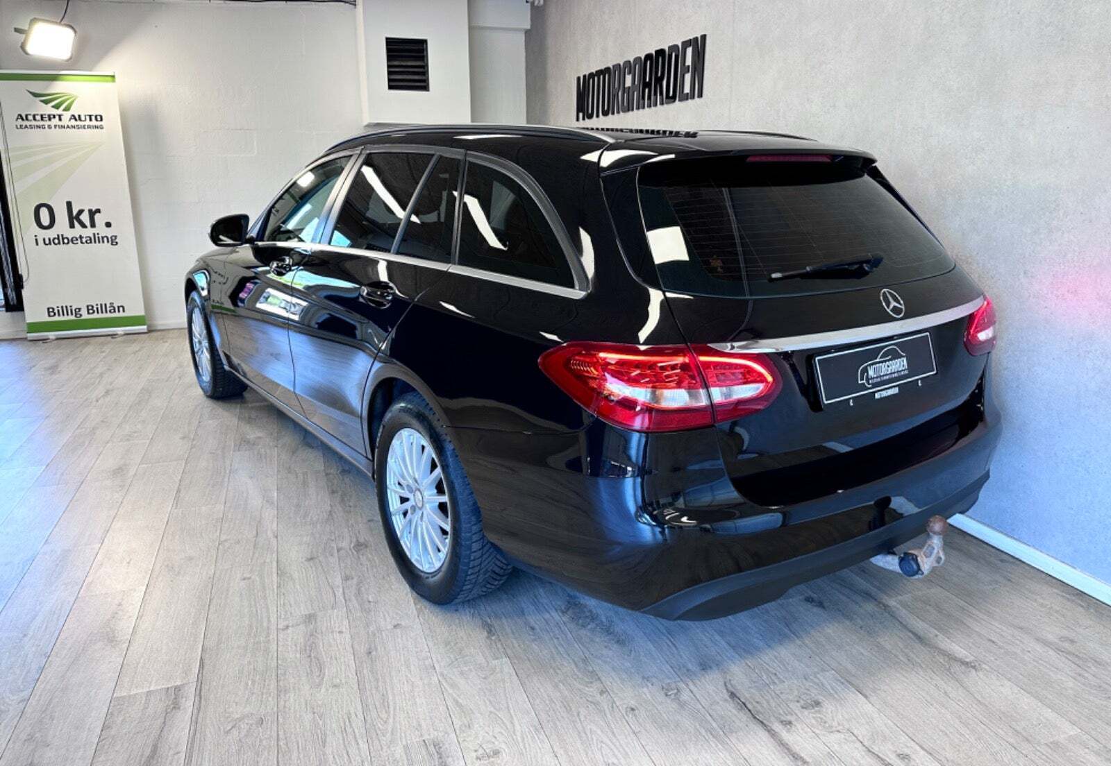 Sort Mercedes C200 fra 2015