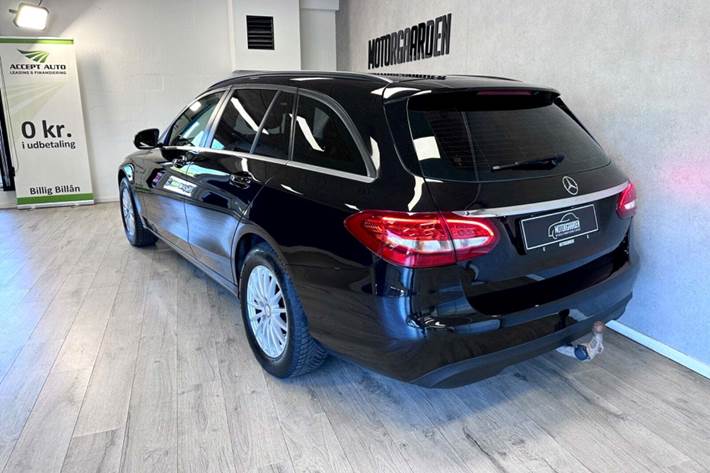 Sort Mercedes C200 fra 2015