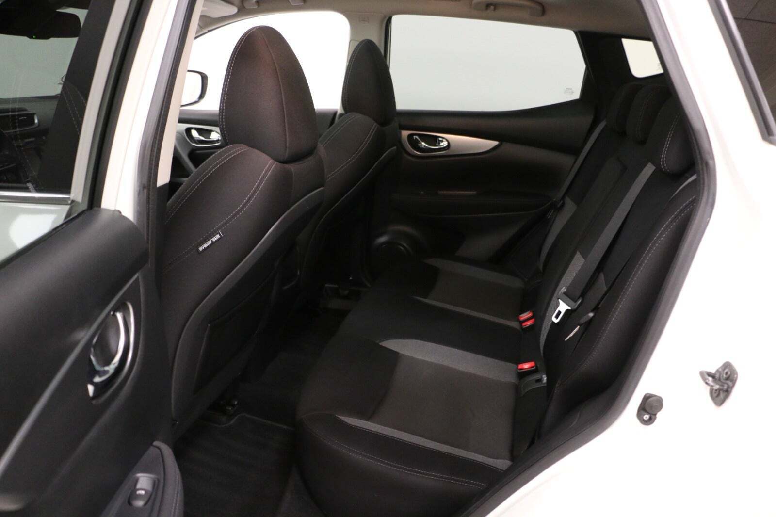 Hvid Nissan Qashqai fra 2018