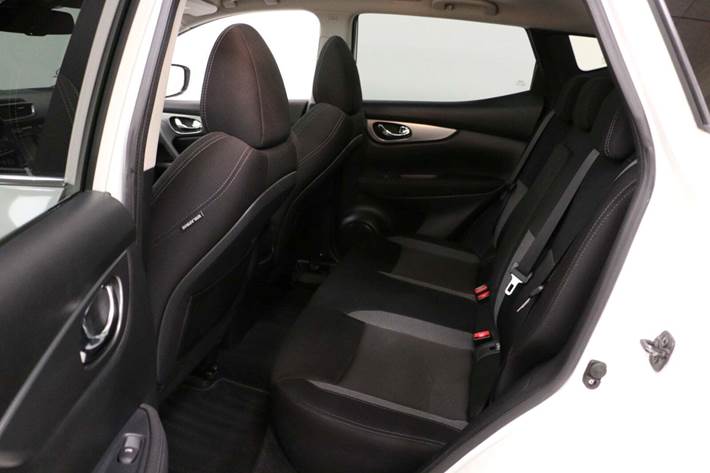 Hvid Nissan Qashqai fra 2018