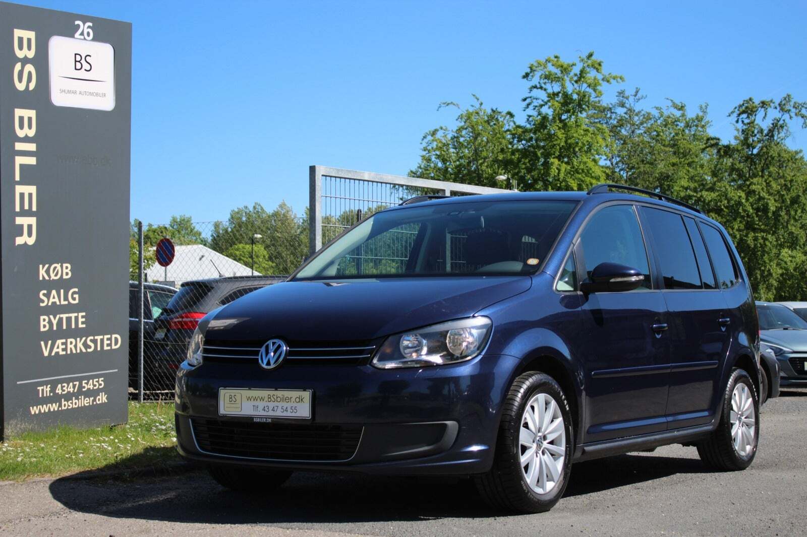 Blå VW Touran fra 2015
