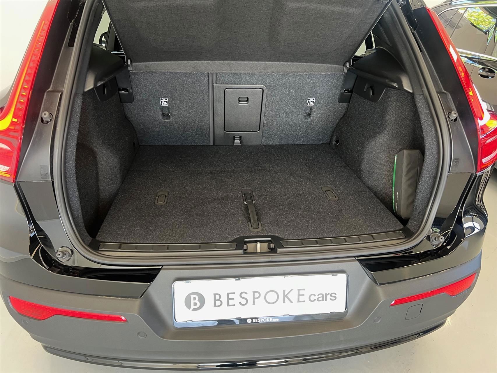 Sort Volvo XC40 fra 2023