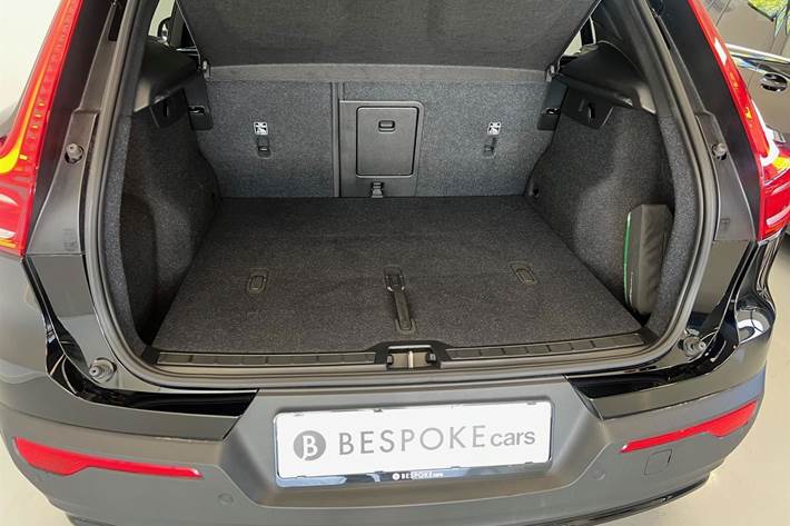 Sort Volvo XC40 fra 2023