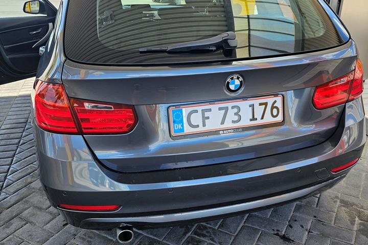Grå BMW 318 fra 2015