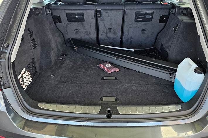 Grå BMW 318 fra 2015