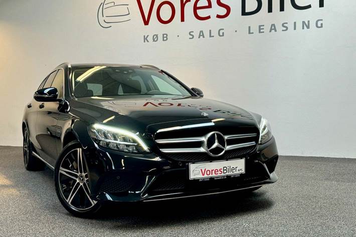 Sort Mercedes C300 de fra 2021