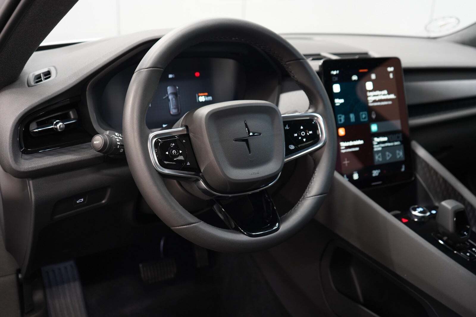 Hvid Polestar 2 fra 2023