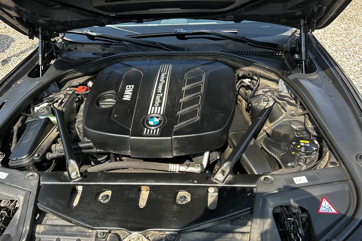 Grå BMW 520d fra 2013