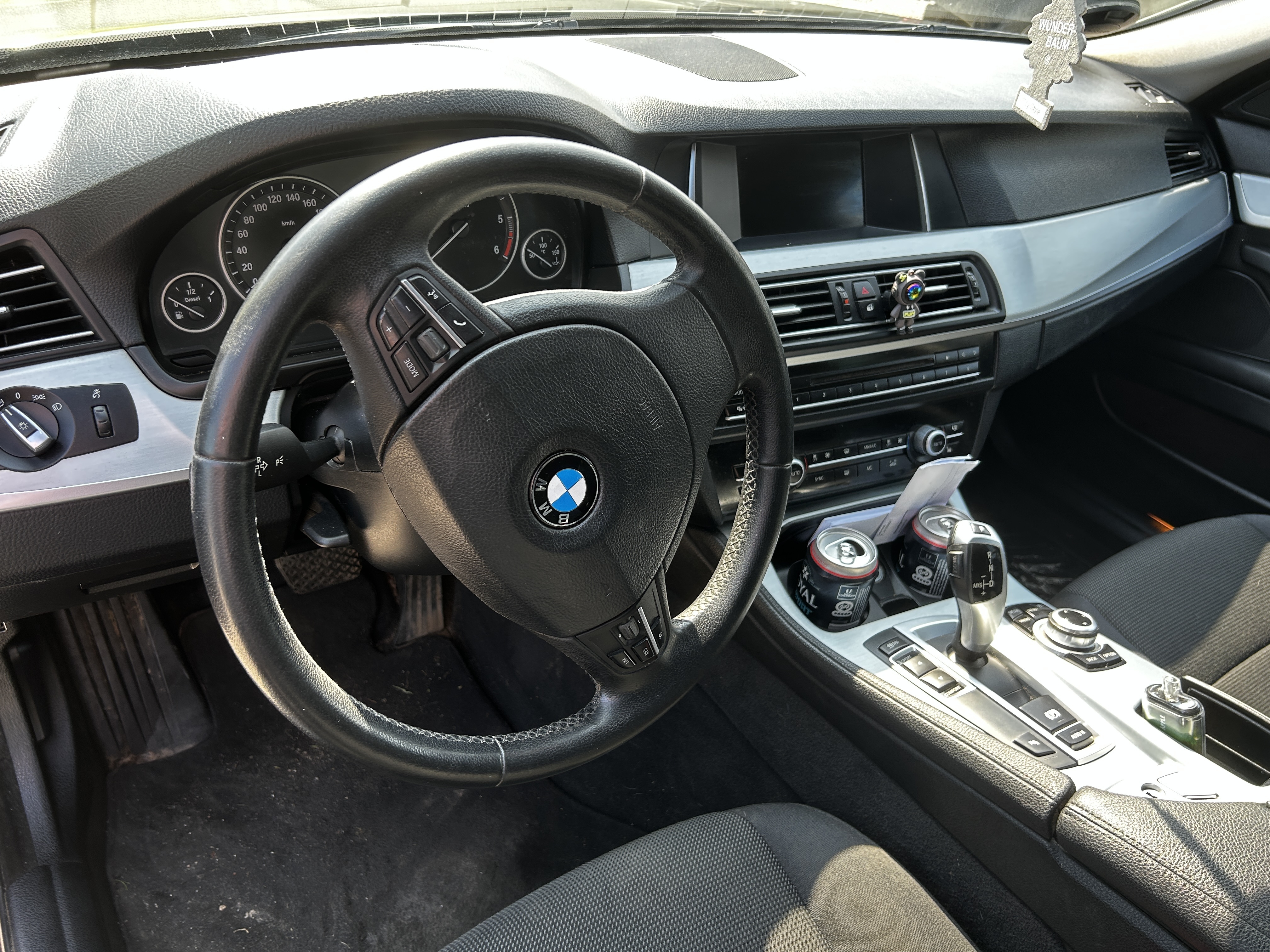 Grå BMW 520d fra 2013