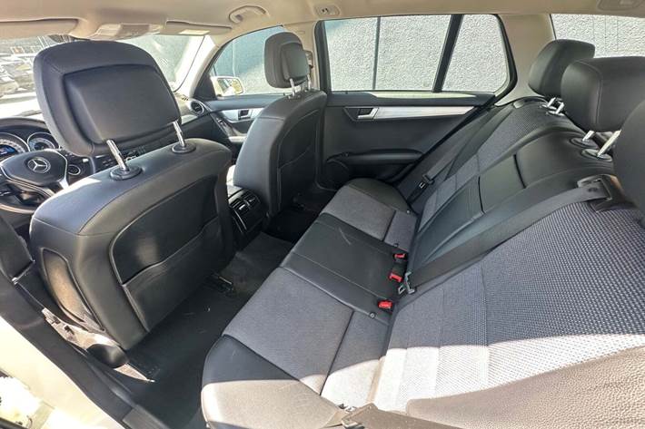 Hvid Mercedes C220 fra 2014