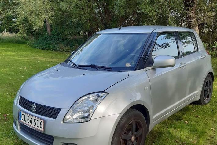 Sølv Suzuki Swift fra 2006