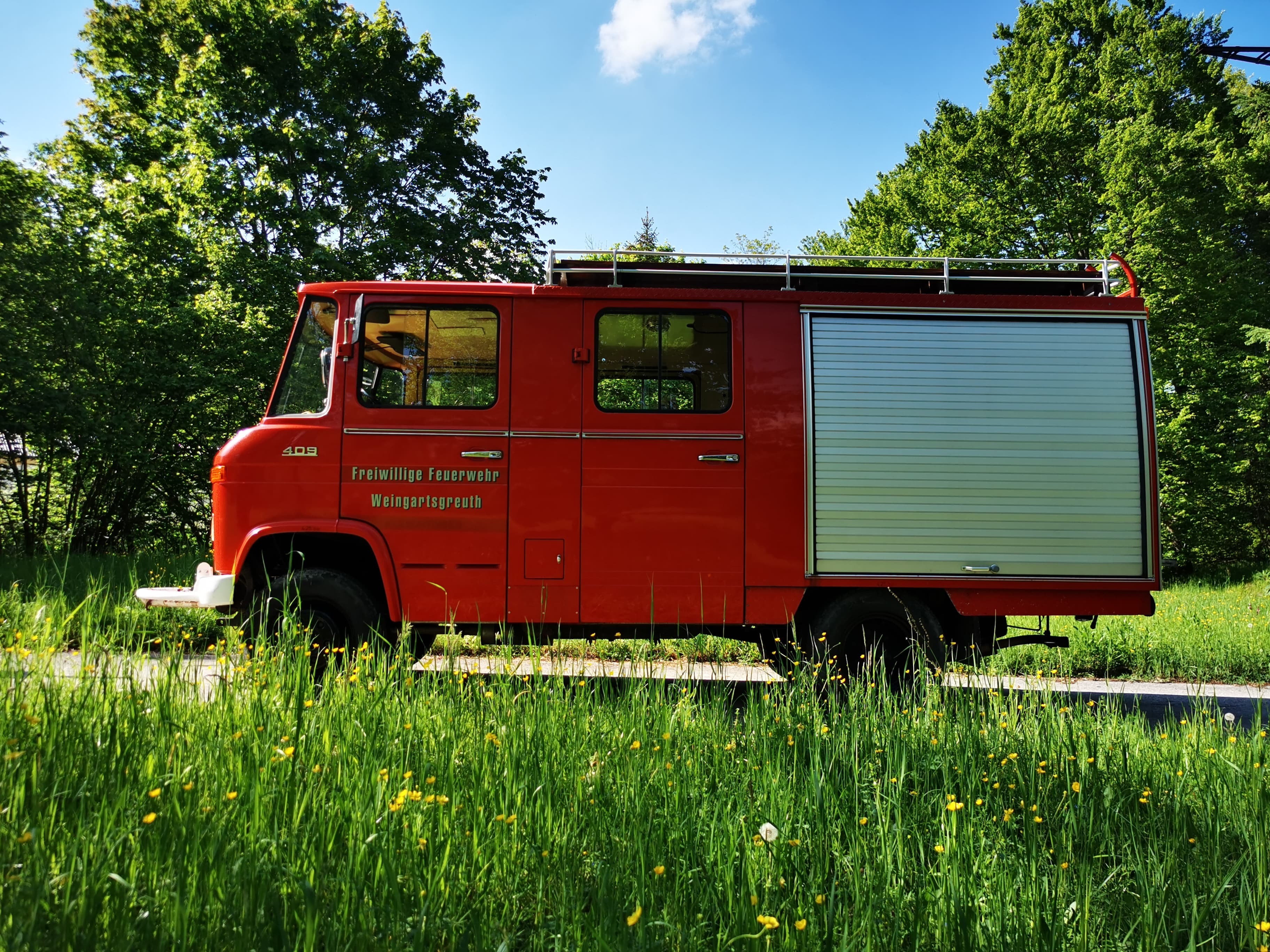 Mercedes - 2,2 409 Firefighter Bulli