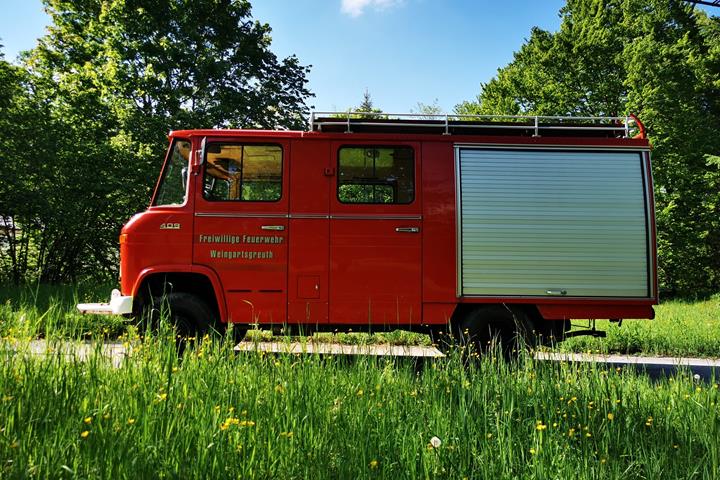 Rød Mercedes - fra 1979