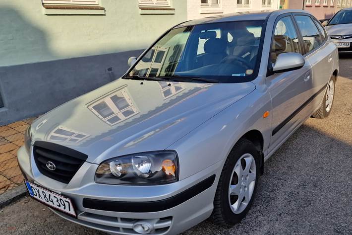 Grå Hyundai Elantra fra 2006