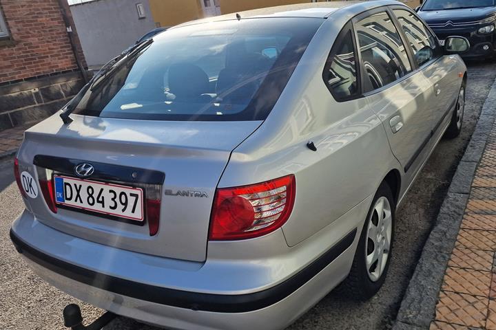 Grå Hyundai Elantra fra 2006