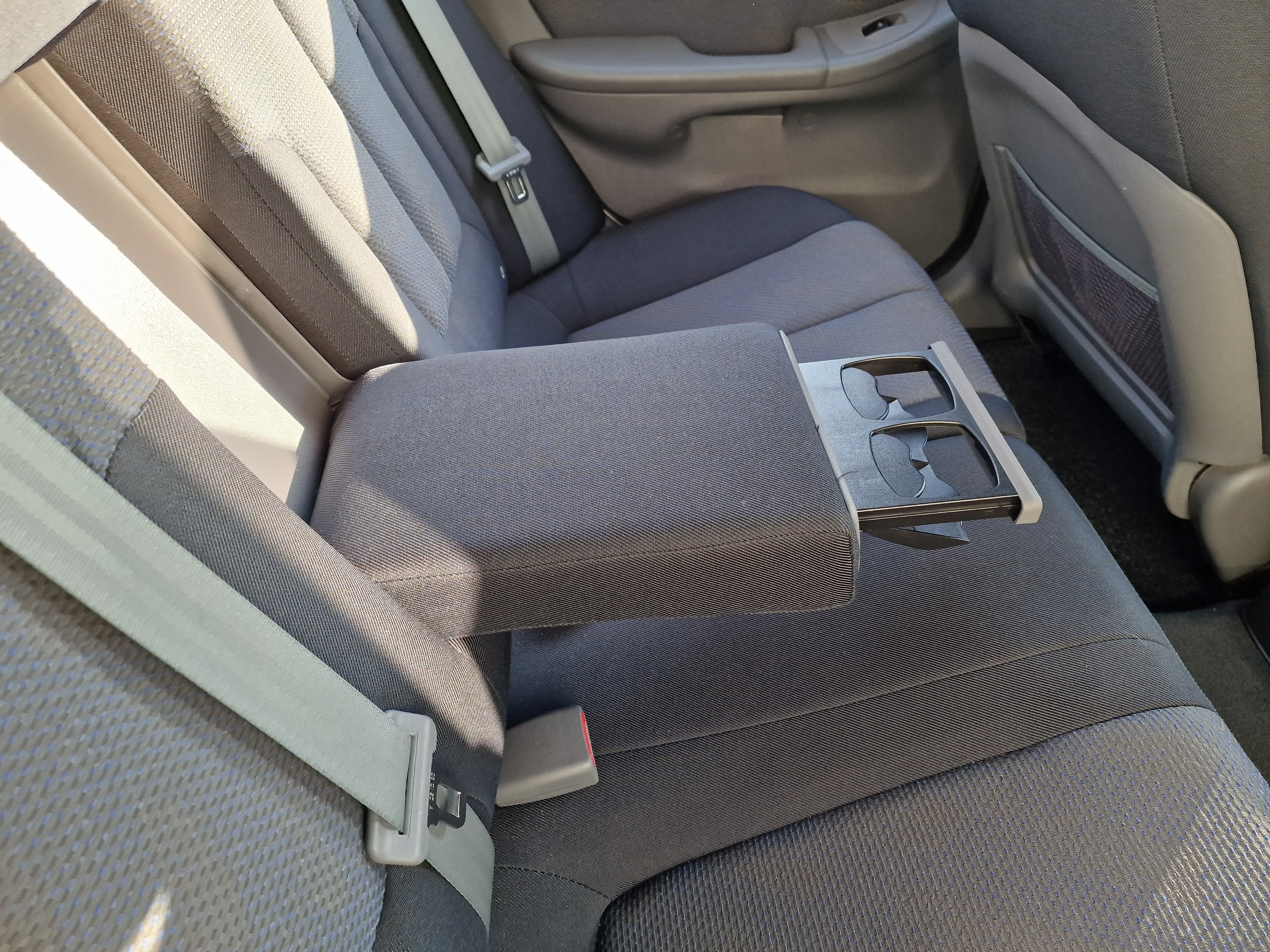Grå Hyundai Elantra fra 2006