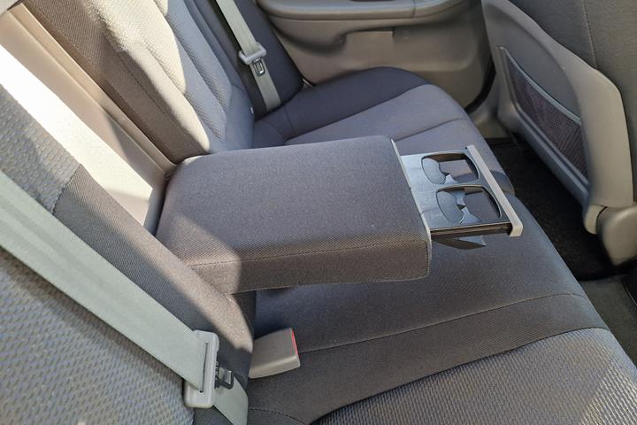 Grå Hyundai Elantra fra 2006