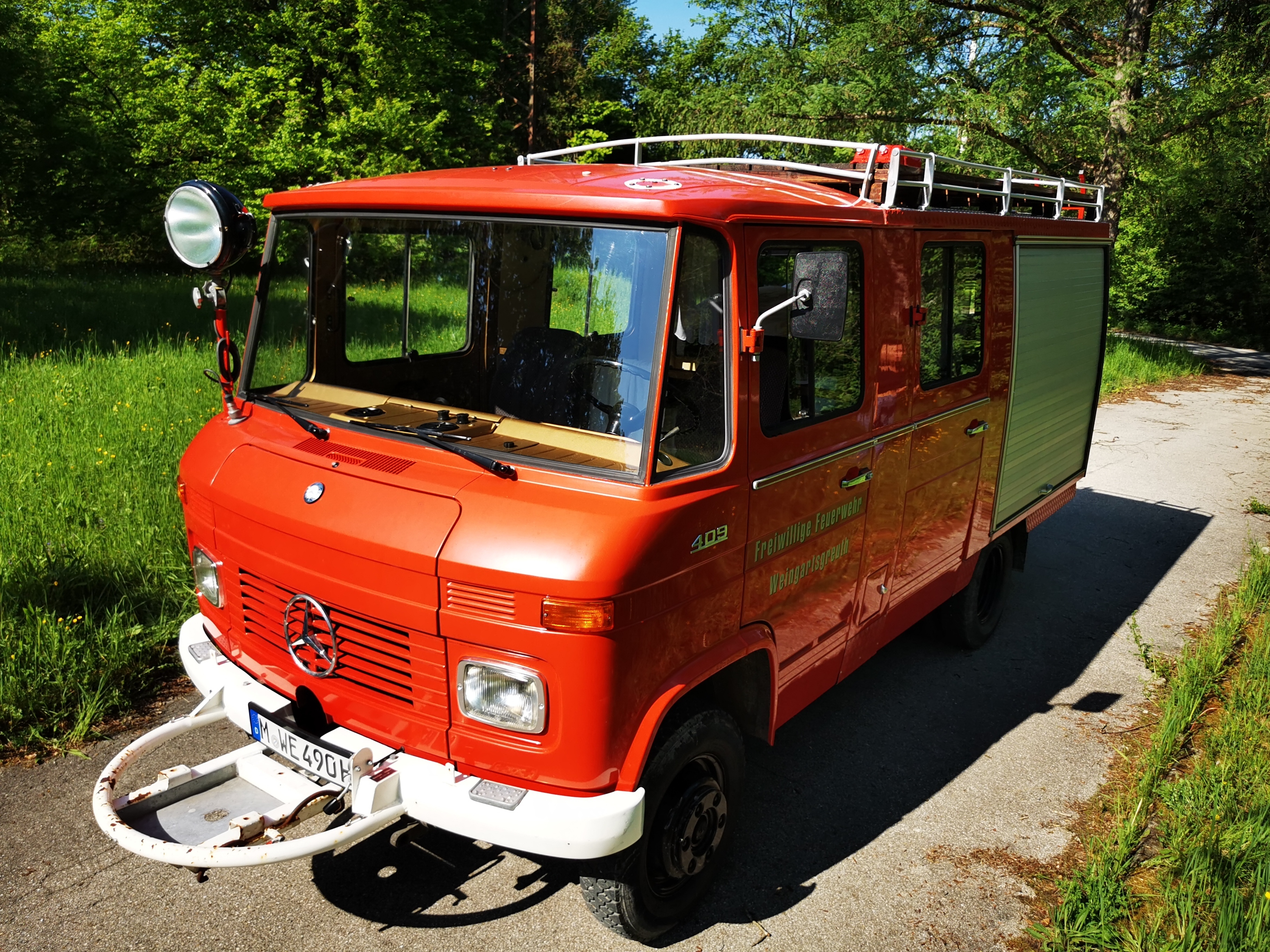 Rød Mercedes - fra 1979