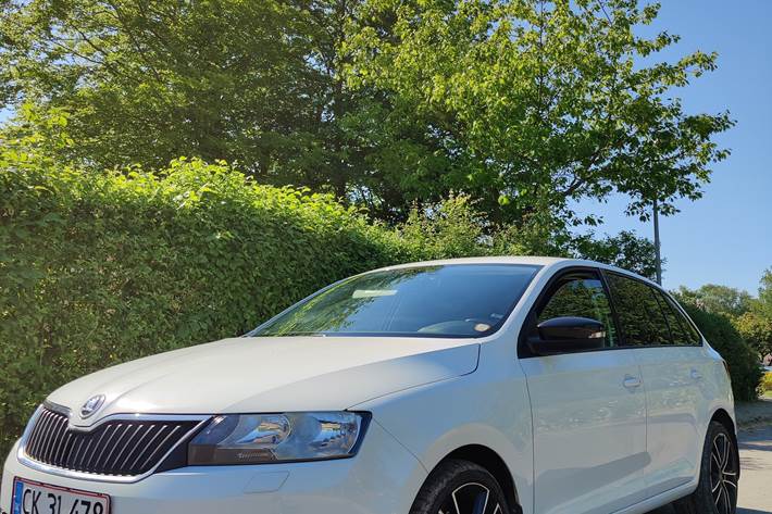Hvid Skoda Rapid fra 2016