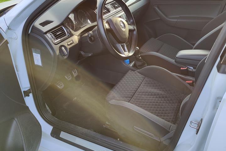 Hvid Skoda Rapid fra 2016