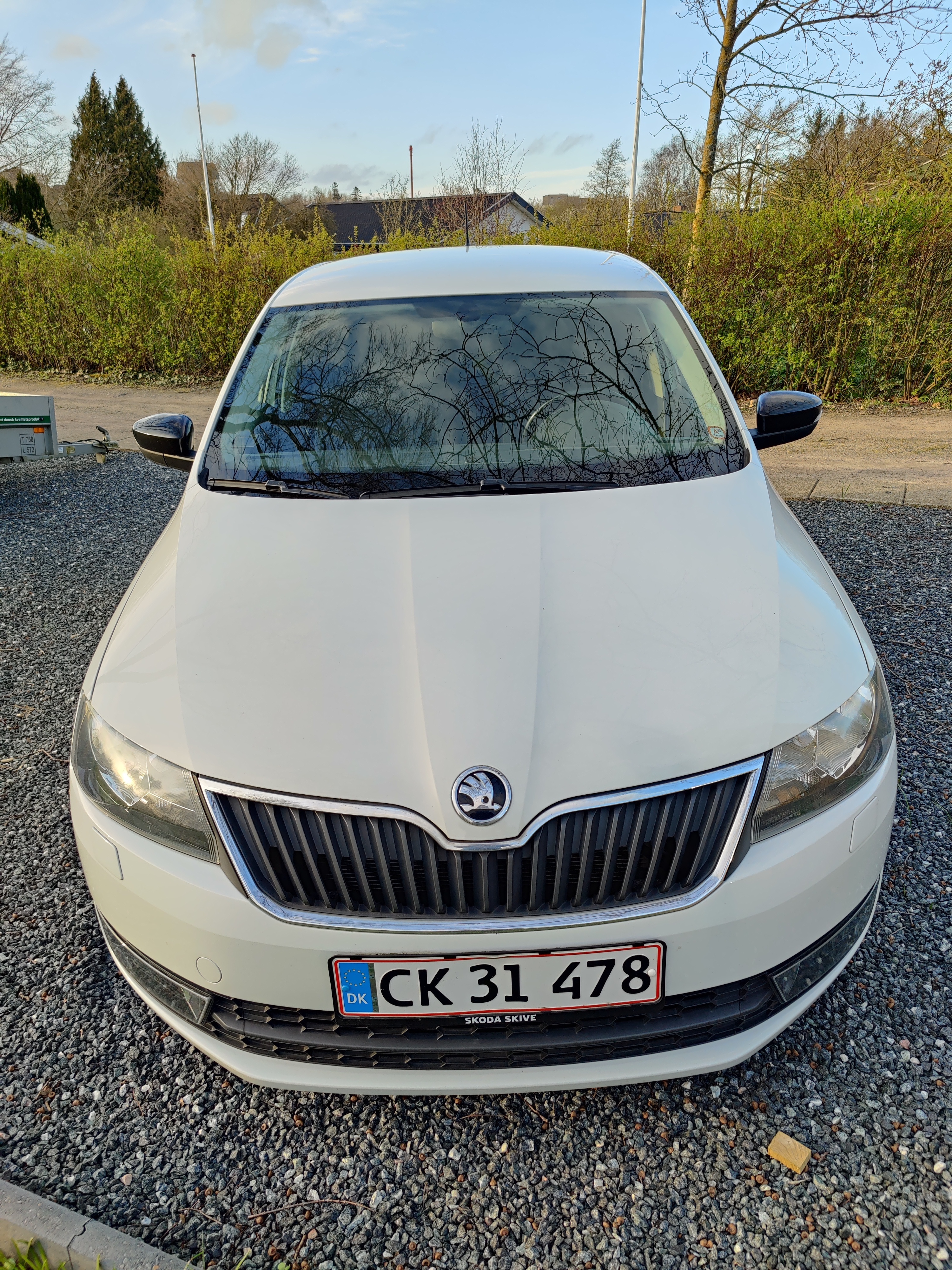 Hvid Skoda Rapid fra 2016