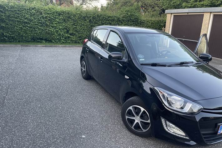 Sort Hyundai i20 fra 2014