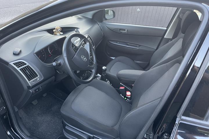 Sort Hyundai i20 fra 2014