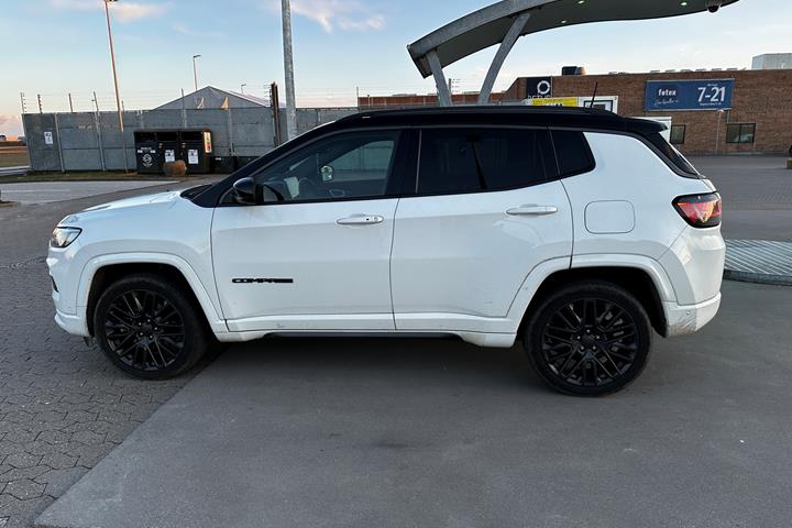 Hvid Jeep Compass fra 2021