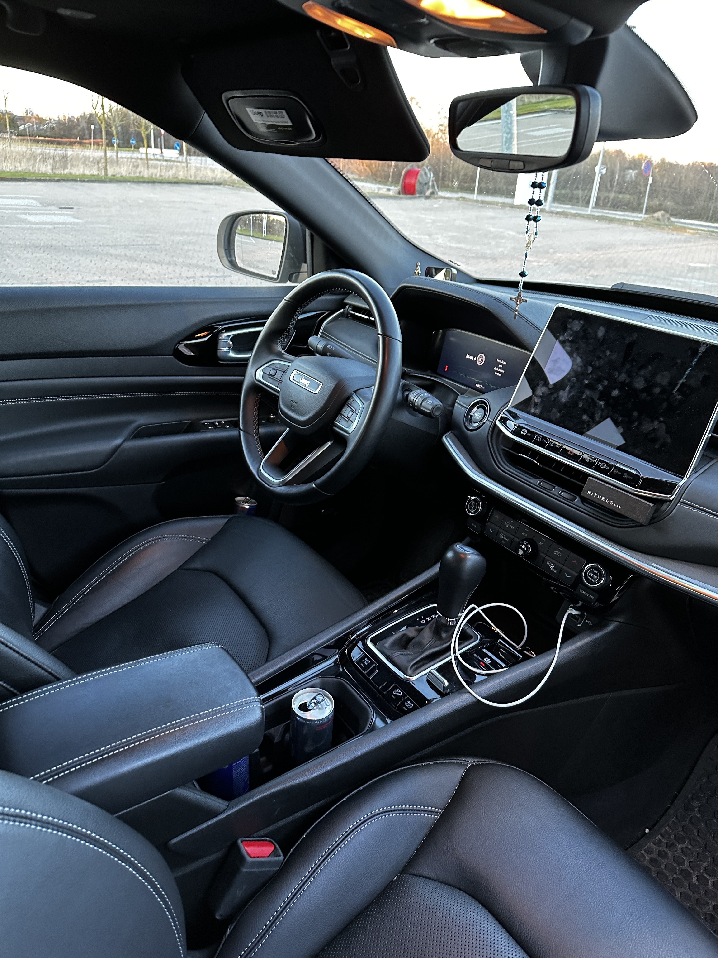 Hvid Jeep Compass fra 2021