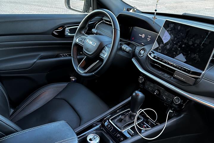 Hvid Jeep Compass fra 2021