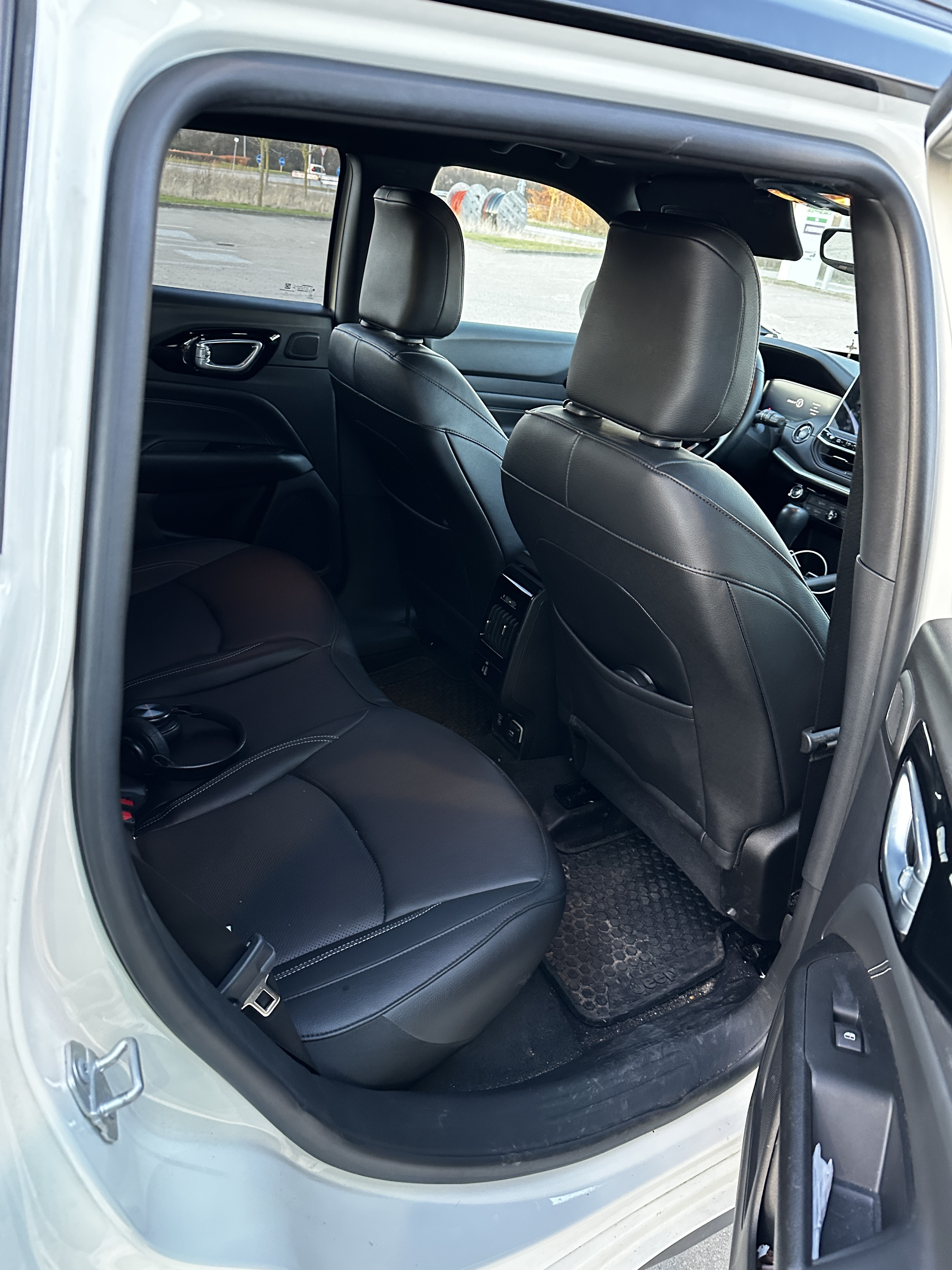 Hvid Jeep Compass fra 2021