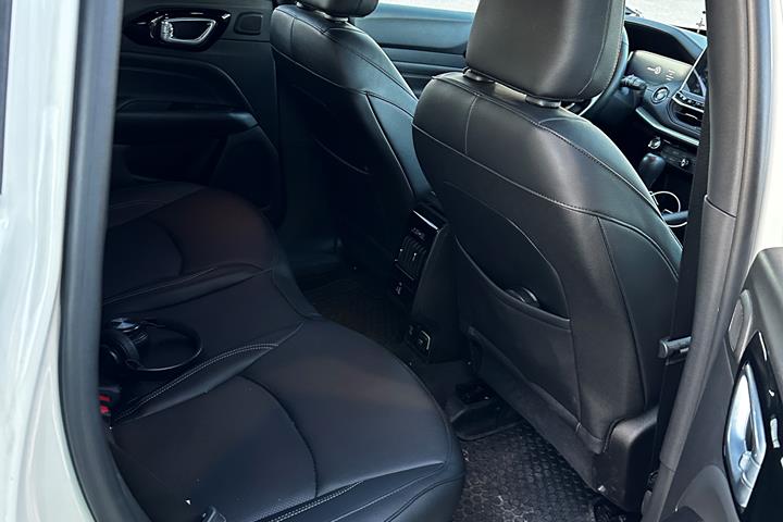 Hvid Jeep Compass fra 2021