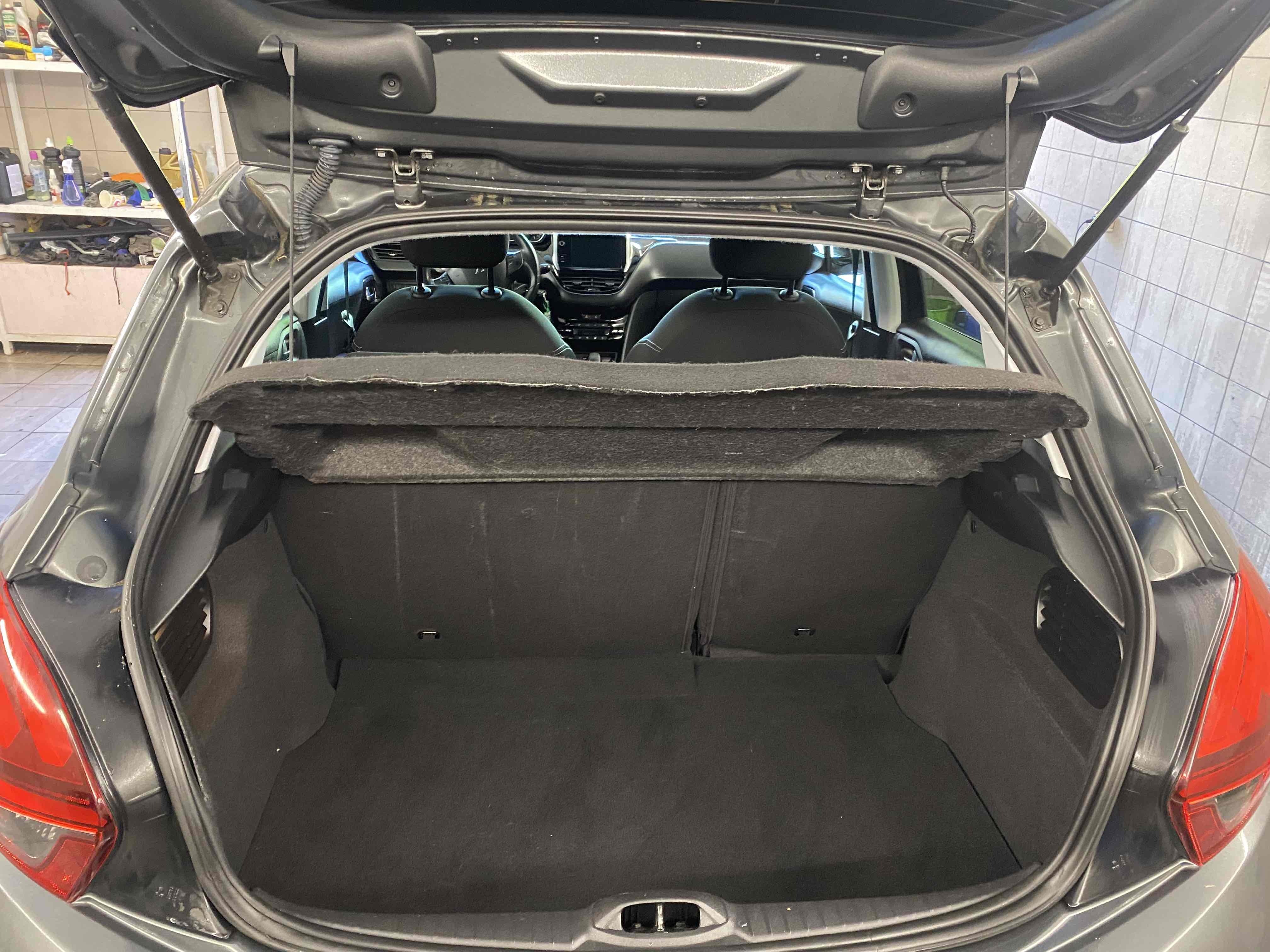 Peugeot 208 1,2 1.2 VTi 82 hk 5D