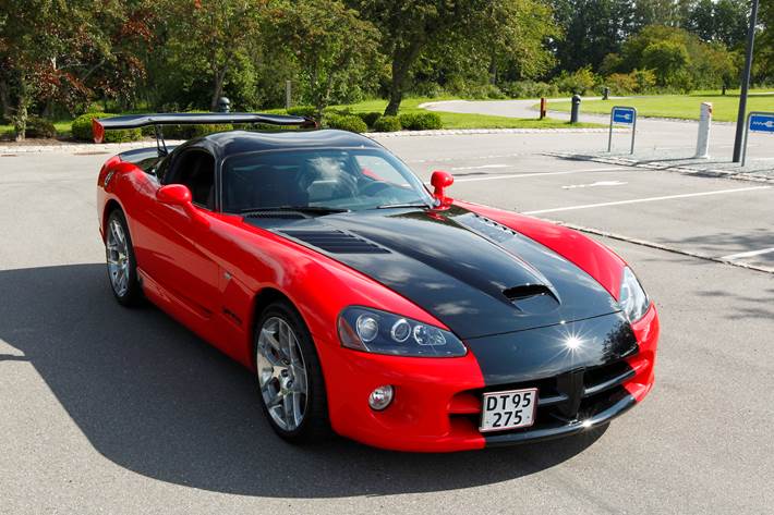 Rød Dodge Viper fra 2006