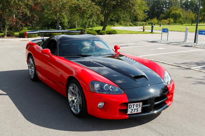 Rød Dodge Viper fra 2006
