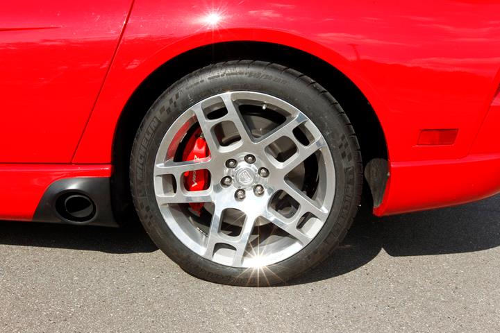 Rød Dodge Viper fra 2006