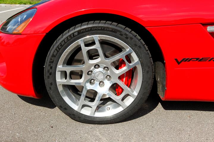 Rød Dodge Viper fra 2006